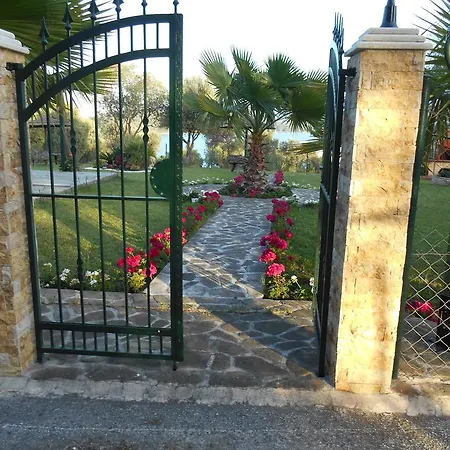 בית נופש Heliactida House *