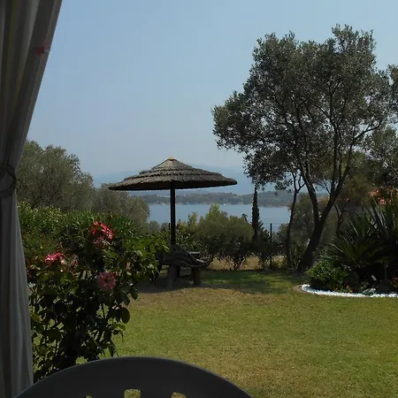 בית נופש Heliactida House *