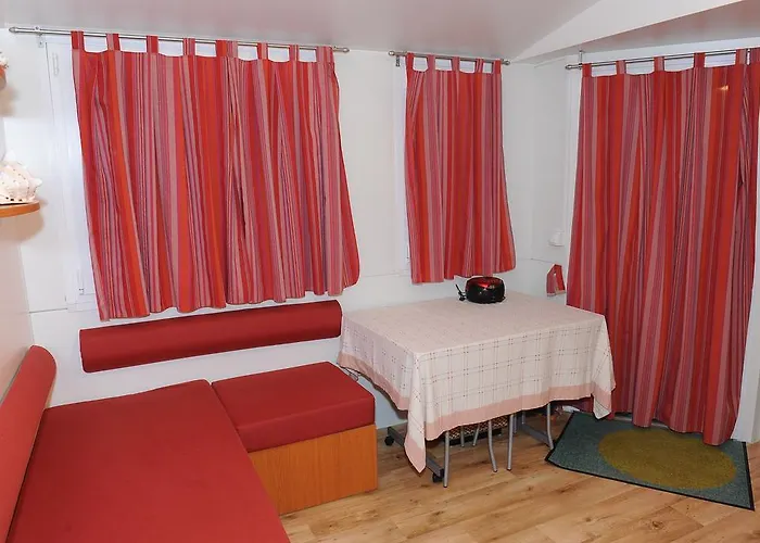 Heliactida House